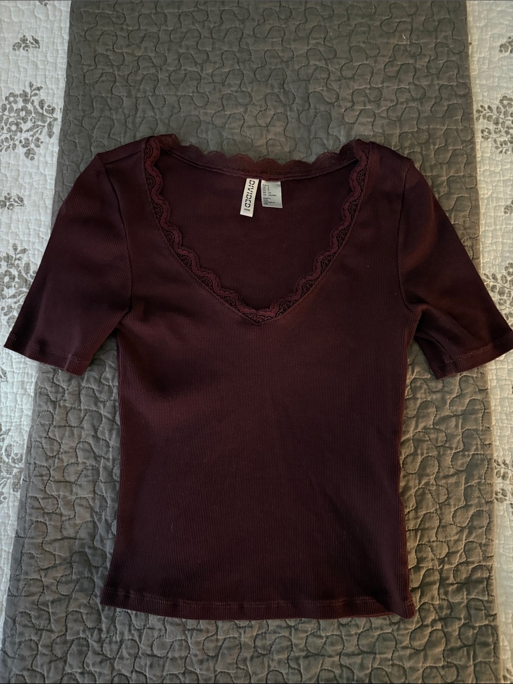 H&M Wine Lace-Trim V‑Neck Ribbed Short Sleeve Top